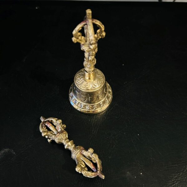 Dorje double 9 cm et clochette 11,5 cm ensemble en bronze. Boutique ésotérique La Porte des Secrets