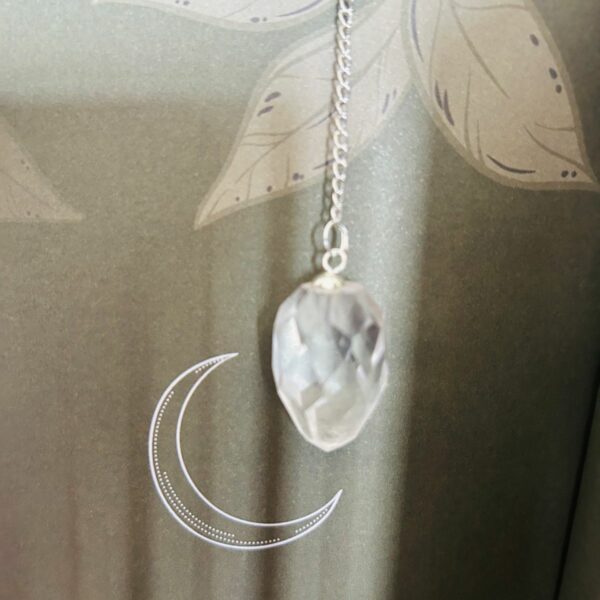 Pendule goutte facetté en cristal de roche avec certificat de gemmologie - Boutique ésotérique La Porte des Secrets