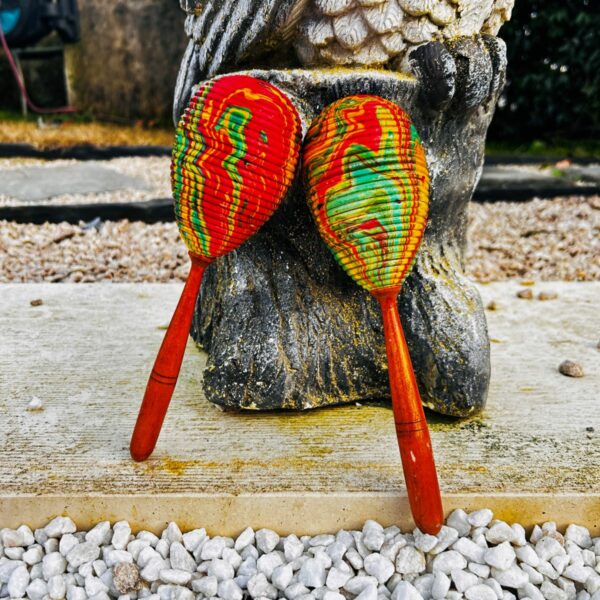 Maracas artisanales Indonésie - Objet chamanique en bois. Boutique ésotérique La Porte des Secrets