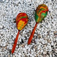 Maracas artisanales Indonésie - Objet chamanique en bois. Boutique ésotérique La Porte des Secrets