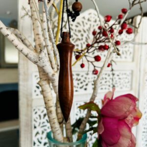 Pendule antique Thot bois plombé chêne verni. Boutique ésotérique La Porte des Secrets