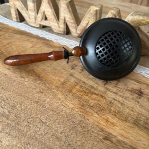 Encensoir en métal noir et poignet en bois 27 cm. Boutique ésotérique La Porte des Secrets