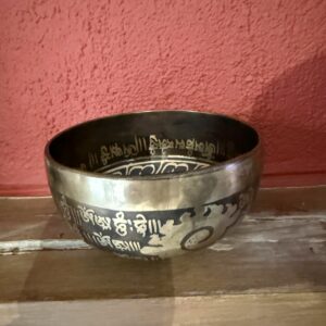 Bol médecine Tibétain gravé mantras et oeil de Bouddhat 15 cm. Boutique ésotérique La Porte des Secrets