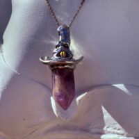 Chapeau de sorcière pointe Améthyste, pendentif mystique. Boutique ésotérique La Porte des Secrets