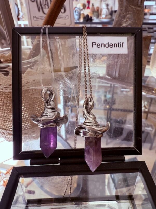 Chapeau sorcière pendentif pointe d'améthyste naturelle. Boutique ésotérique La Porte des Secrets