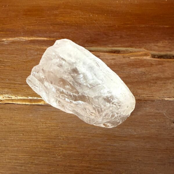 Azeztulite 6.5cm Caroline du Nord (USA) - Cristal rare et extraordinaire de guérison et spirituel. Taille : 4.5 cm Poids ; 42 grammes. Boutique de minéraux du monde La Porte des Secrets