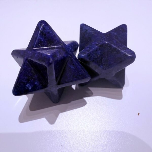 les Merkabah pierre sodalite 2.5 cm, bleu très profond. boutique La Porte des Secrets