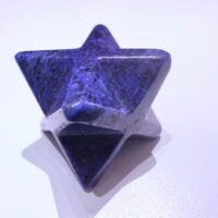 les Merkabah pierre sodalite 2.5 cm, bleu très profond. boutique La Porte des Secrets