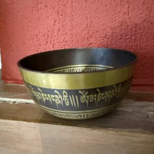 Bol médecine Tibétain traditionnel mantras gravé oeil de Bouddha, aspect mat 15 cm. Boutique La Porte des Secrets