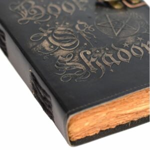 Grimoire Pentacle en cuir de buffle, papier antique fait à la main. Format A5. Boutique ésotérique La Porte des Secrets