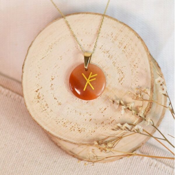 talisman runique magique pierre du soleil Omsaé 2.5 cm et chaine réglable dorée. Boutique de lithothérapie La Porte des Secrets